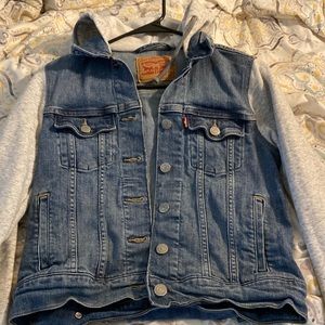 Levi jean jacket with hood